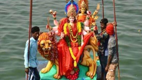  Durgamma Nimajjanam : హైదరాబాద్ లో దుర్గామాత విగ్రహాల నిమజ్జనం, ఈ ప్రాంతాల్లో ట్రాఫిక్ ఆంక్షలు