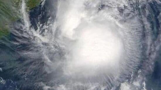  AP Cyclone Alert: ఏపీకి తుఫాను ముప్పు, వరి కోతలు పూర్తి చేసుకోవాలని అలర్ట్…