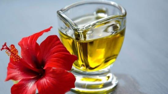  Hibiscus Hair Oil Benefits : జుట్టు రాలడాన్ని నివారించడానికి మందార నూనెను ప్రయత్నించండి