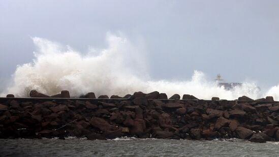  Cyclone Michaung: దక్షిణ కోస్తాకు పొంచి ఉన్న మిచౌంగ్ తుఫాను ముప్పు