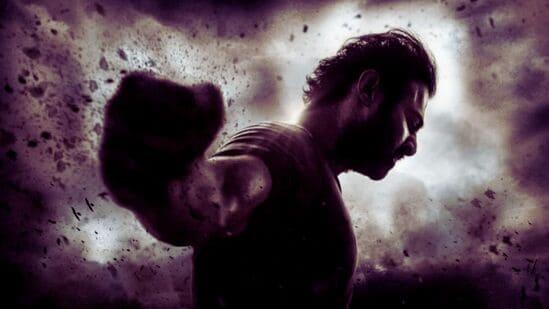  Prabhas: 300 కోట్లకుపైగా కొల్లగొట్టిన టాప్ 10 హీరోలు.. ఒకే ఒక్కడుగా ప్రభాస్, ఏకంగా ఐదుసార్లు!