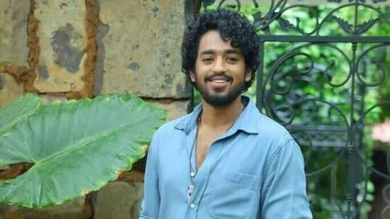  Roshan Kanakala: న‌ల్ల‌గా ఉన్నాడు…వీడు హీరో ఏంట్రా అన్నారు – ట్రోల్స్‌పై సుమ క‌న‌కాల కొడుకు కామెంట్స్ వైర‌ల్‌
