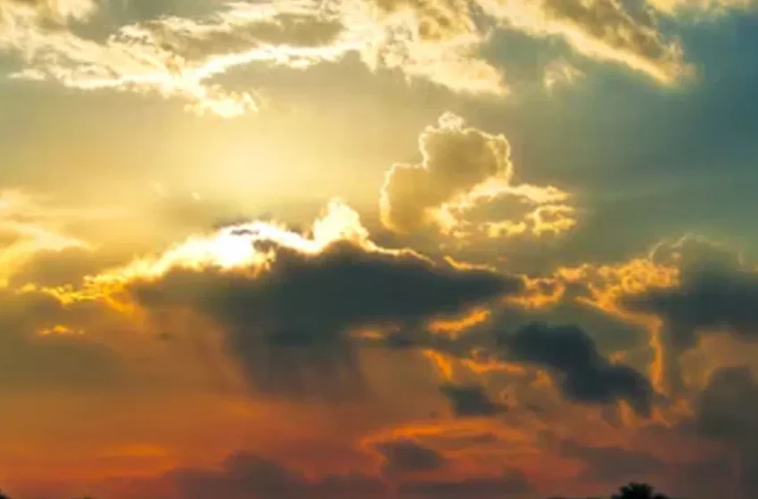  Weather Updates: సమ్మర్‌ సీజన్‌ కాస్తా.. రెయినీ సీజన్‌గా మారింది.. బీకేర్‌ఫుల్ అంటున్న వాతావరణ శాఖ