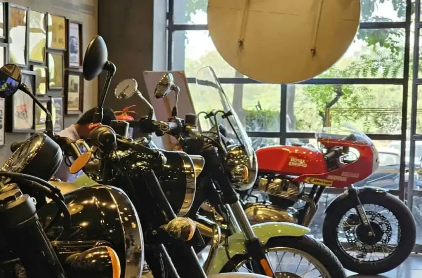  Vehicle Registration: ఇకపై షోరూమ్స్‌లోనే వెహికల్ రిజిస్ట్రేషన్.. రాష్ట్రవ్యాప్తంగా అమల్లోకి వచ్చేసింది.. ఎలా చేస్తారంటే..?